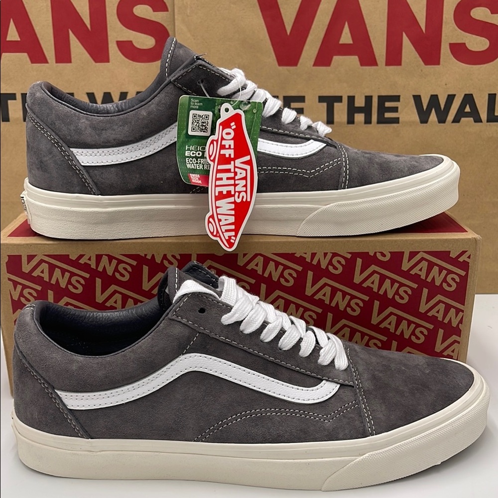 Vans Men’s Old Skool
(Pig Suede) Rabbit/Snow White
VN0A5KRF888 Sneakers - Picture 1 of 16